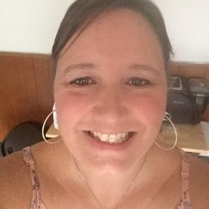 Meet your Posher, Candace